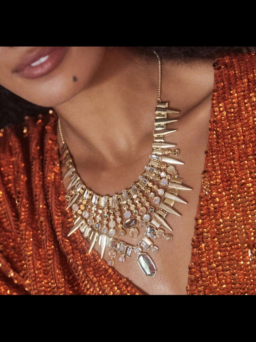 Kendra Scott Madelyn Gold Statement necklace - Picture 3 of 3